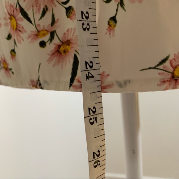 White Floral Short Sleeve Chiffon Blouse - Picture 9 of 11